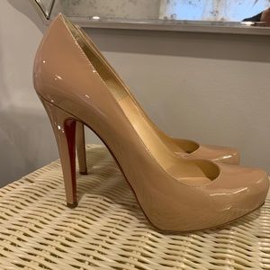 Nude Patent Leather Designer Pumps sz. 8.5(fits like a sz 8)